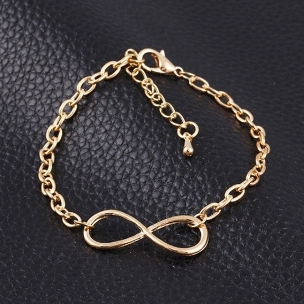 Gold Infinity Chain Link Bracelet NWOT OS Chic Minimalist Cute Dainty